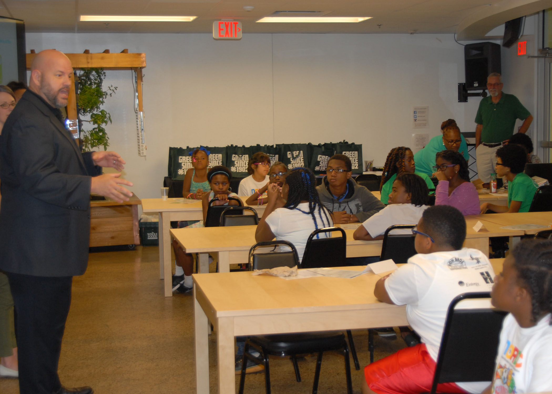 UnitedHealthcare presents $55,000 grant to Louisiana 4-H